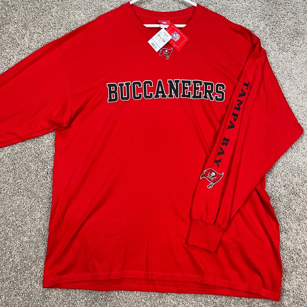 Tampa Bay‎ Buccaneers NFL Red Long Sleeve Sweatshirt Mens 2XL NFL Licensed
